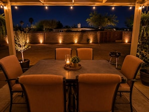 Outdoor dining - 5BR Home near UofA & TMC , Sleeps 10. (Tucson)