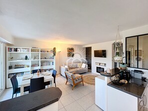 Interior - LE TERRE MARINE for 4 By Sunset (Mougins)