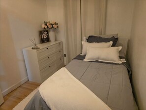 Internet, bed sheets