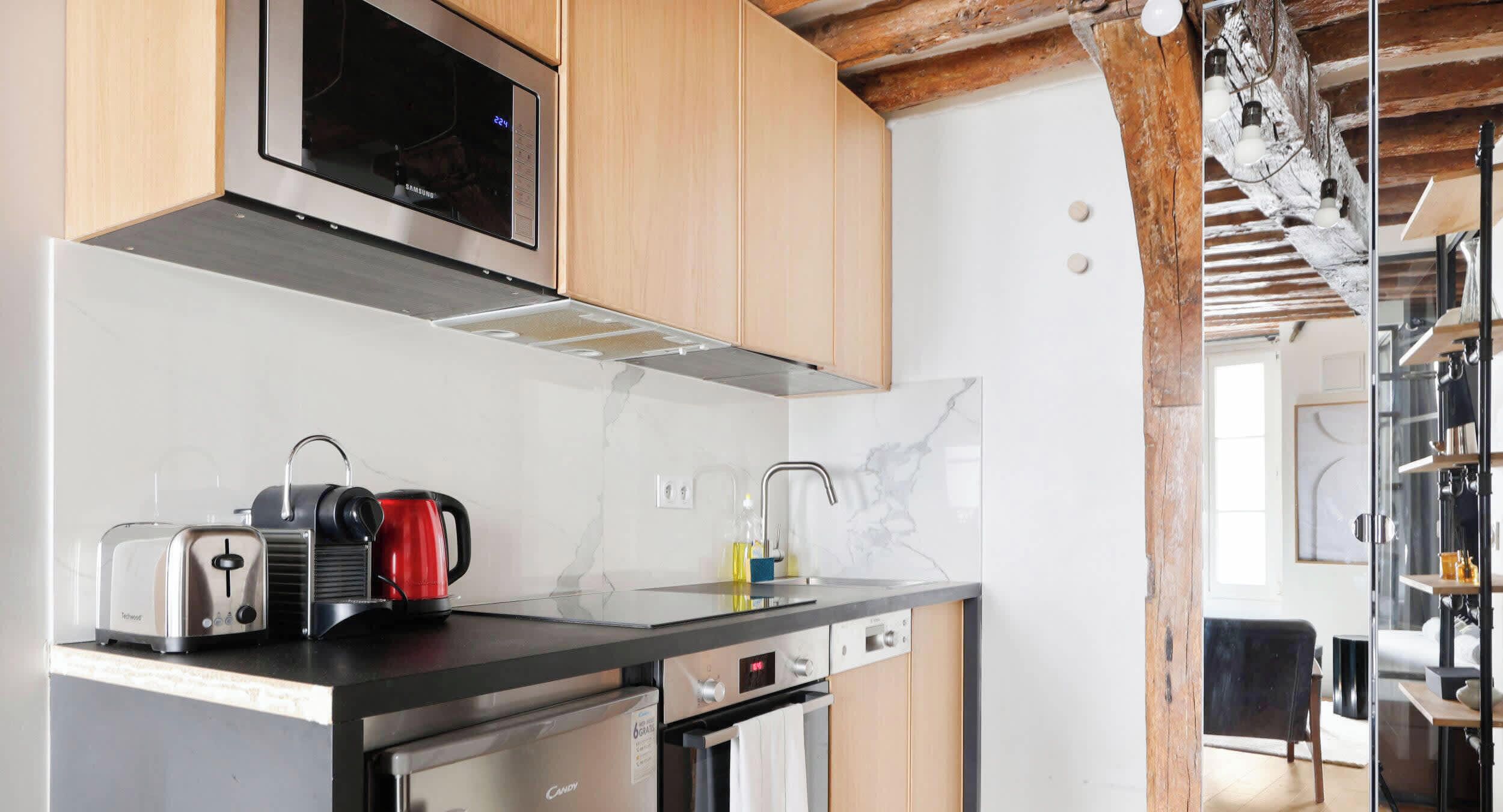 Fridge, microwave, oven, coffee/tea maker