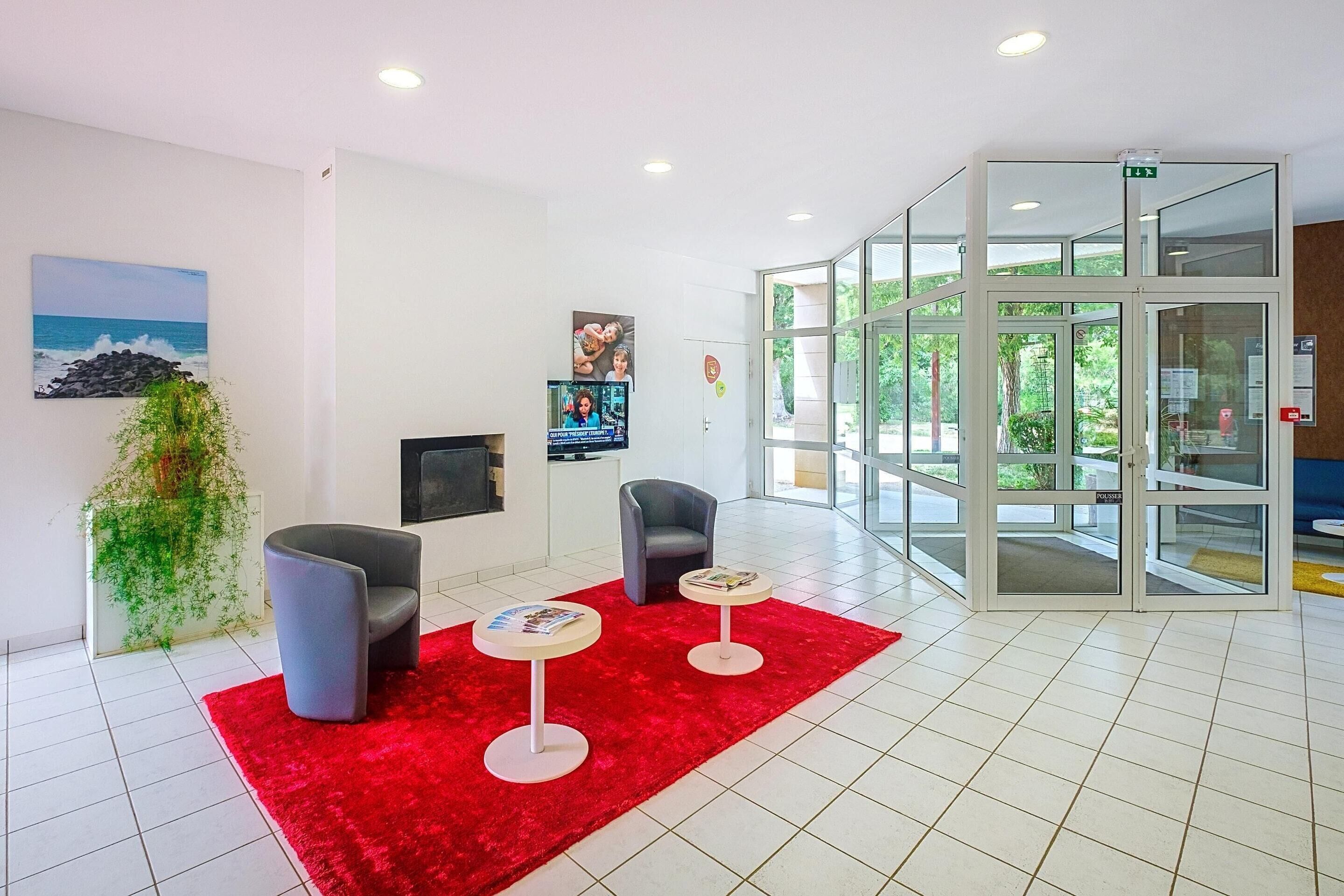 Apartment | Reception