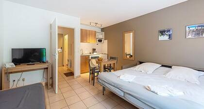 Accessible Apartment With Terrace for 3