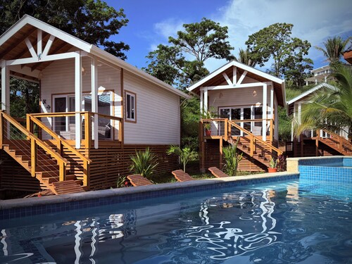 Conch Casitas - Parrot Suite