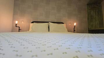 1 bedroom, iron/ironing board, Internet, bed sheets