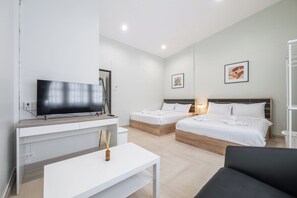 Family Room | Free WiFi - Arun Sa Wad House Lad phrao 6 Guests (Bangkok)