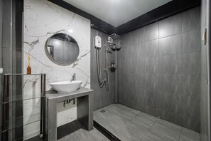 Bathroom - Arun Sa Wad House Lad phrao 6 Guests (Bangkok)