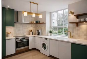 Private kitchen - Stylish Shoreditch Apartment – 2 Bedrooms (London)