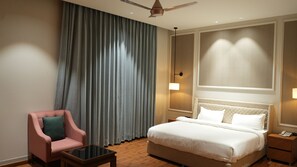 Chambre supérieure | Système d’insonorisation, fer et planche à repasser