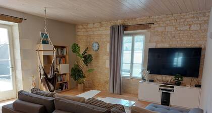 A beautiful, very quiet, Charentaise-style property with a large, secure garden.