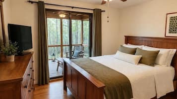 2 bedrooms, travel crib, free WiFi, bed sheets