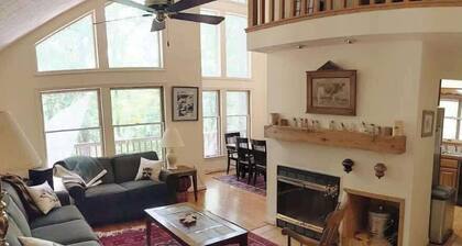 Hot Tub, Fire Pit, Deck, Screened Porch & More