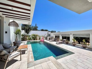 Villa, 4 hálószobával, privát medence | Medence | Szabadtéri medence