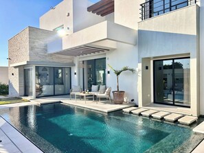 Outdoor pool - Villa Ulysse 4 Bedroom (Hammamet)