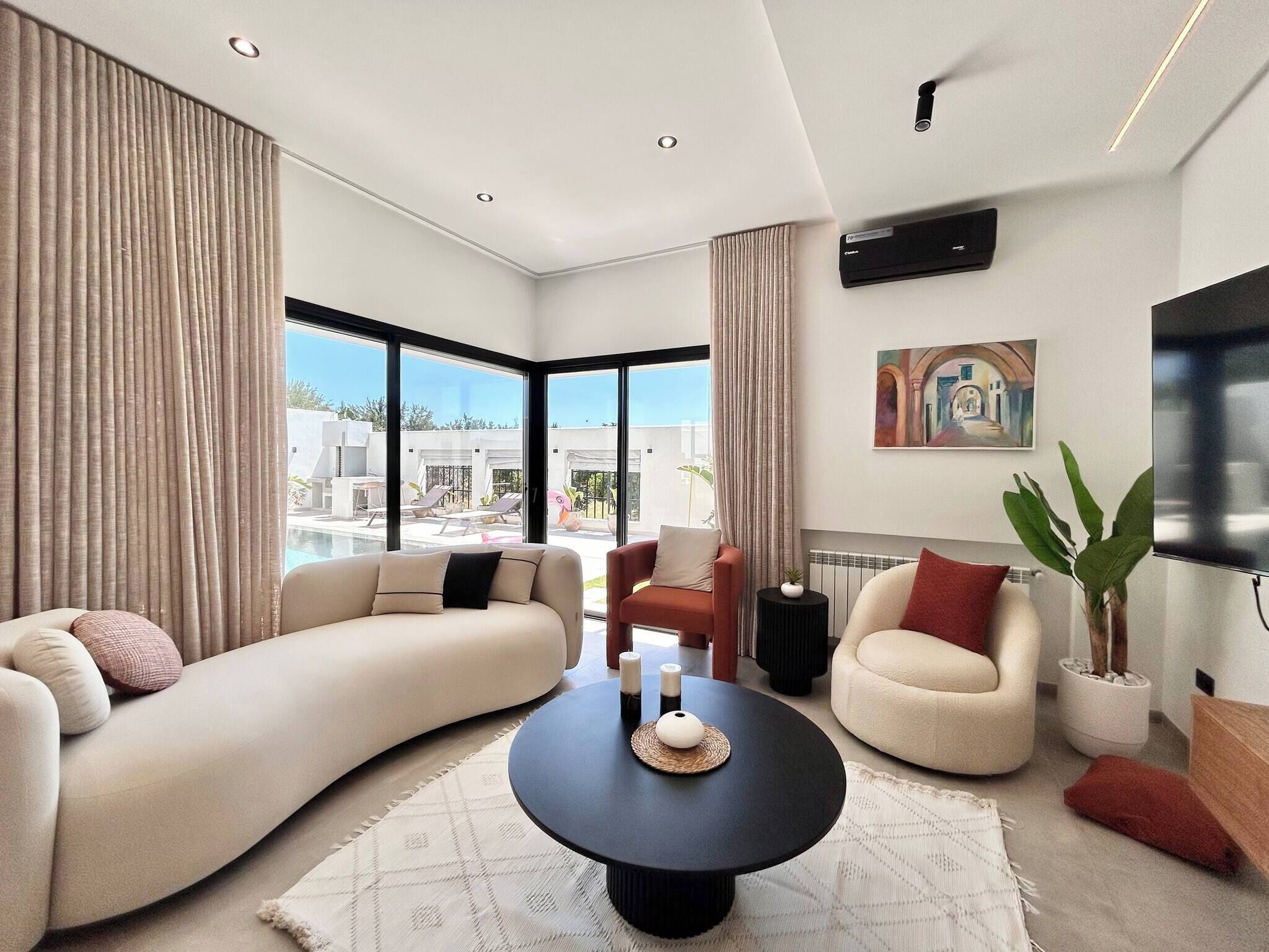 Villa, 4 habitaciones, piscina privada | Zona de estar | Libros