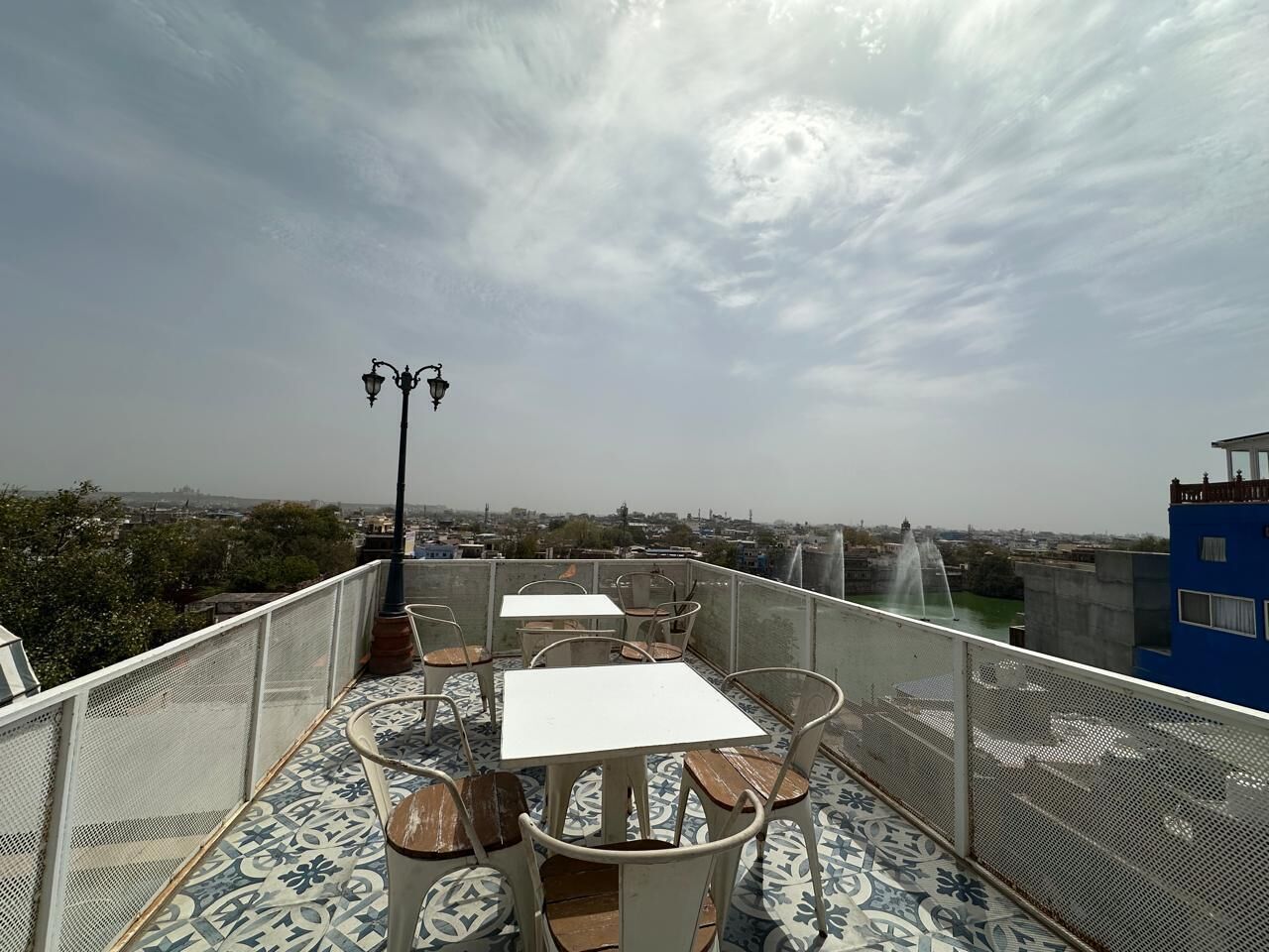 تناول الطعام بالخارج