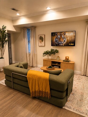 2bed 2bath apartment in Baton Rouge 6 min. from LSU fast WiFi, and free parking