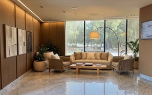 Lobby sitting area - La Terrasse Hotel (Jeddah)