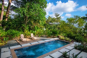 Outdoor pool - Villa Sol y Sombra, 3-bedroom in superb Uvita with pool and comfort (Uvita)