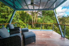 Terrace/patio - Villa Sol y Sombra, 3-bedroom in superb Uvita with pool and comfort (Uvita)