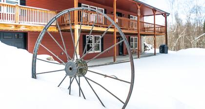 White Mtn Retreat on 78 Acres w/ Private Trails