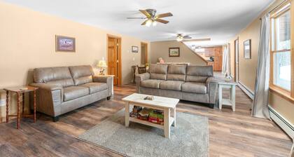 White Mtn Retreat on 78 Acres w/ Private Trails