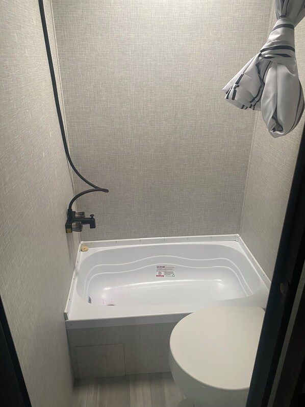 Toallas y papel de baño
