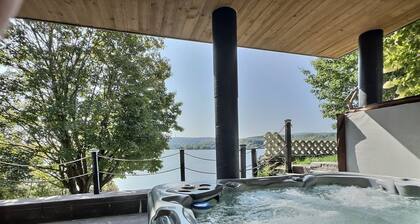 Sir'Eau d'érable | Imprenable view | Private dock and intimate grounds | Waterfront