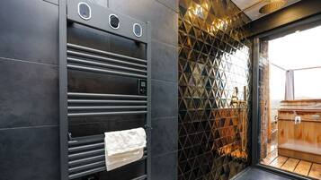 Romantic Cabin, Hill View | Bathroom