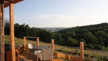 Romantic Cabin, Hill View | Terrace/patio