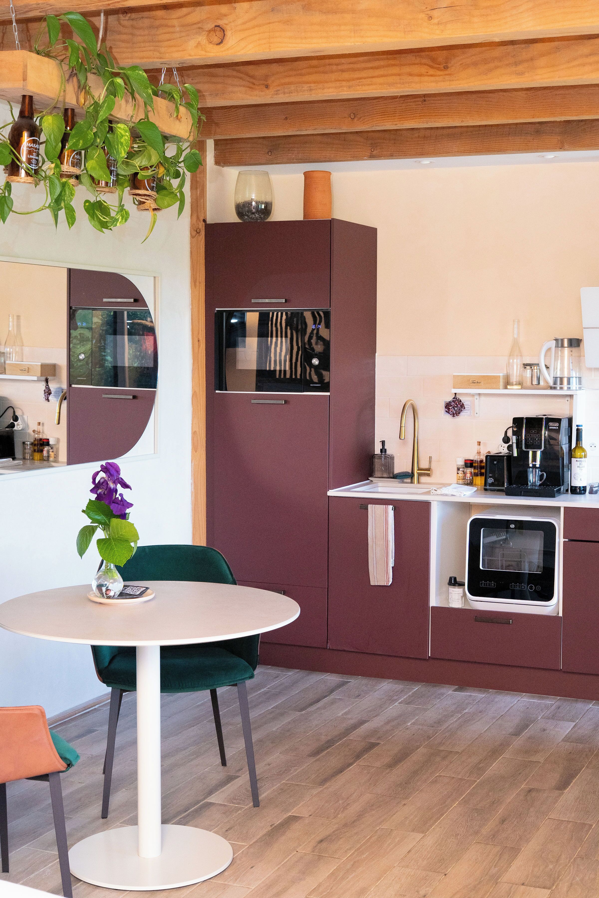 Romantic Cabin, Hill View | Private kitchen