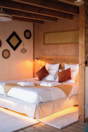 Romantic Cabin, Hill View - Domaine Langelet (Saint-Gauzens)