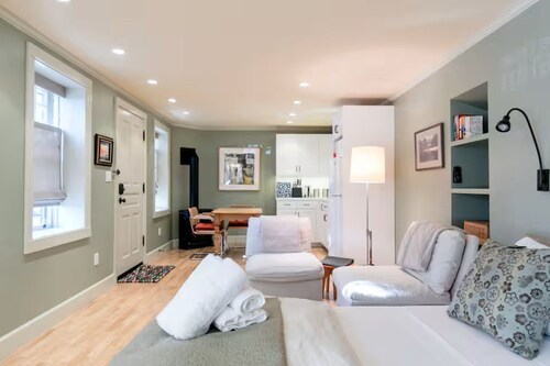 Haight Ashbury Painted Lady Studio