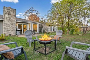 Terrace/patio - Stylish 3BR Home, Workspace, Fast WiFi, Game Room, Backyard & Trail Access (Round Rock)