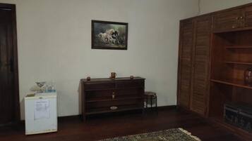 Classic Double Room, Balcony, Mountain View | Interior