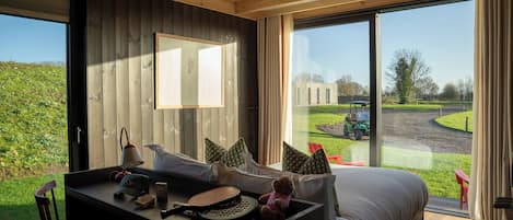 Superior Cabin | Iron/ironing board, free WiFi, bed sheets