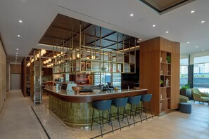 Bar (on property) - Hilton Garden Inn Istanbul Pendik (Istanbul)