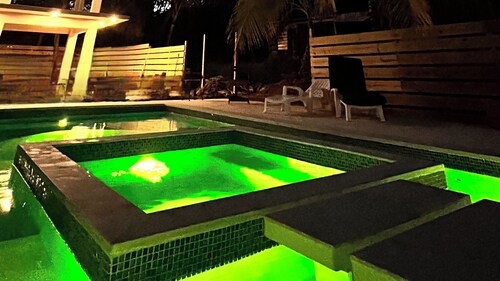 Serenity Suite; Cozy 1BR Steps from Beach