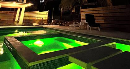 Serenity Suite; Cozy 1BR Steps from Beach