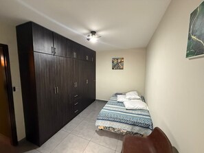 2 bedrooms, iron/ironing board, Internet, bed sheets - Modern Elegant Apartment in Escalón | Prime Location & Parking (San Salvador)