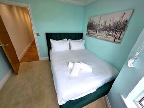 2 bedrooms, Internet, bed sheets - Modern 2BDR Home with Garden in Walthamstow (Greater London)