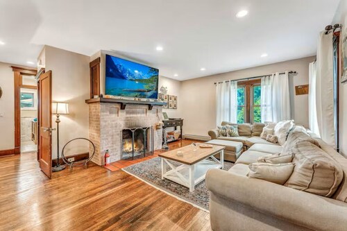 4BD Ultimate Country Retreat w Pool in Warwick