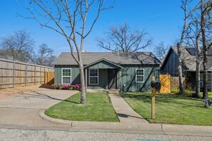 Exterior - Private Fort Worth Getaway Near Stockyards & Zoo! (Fort Worth)