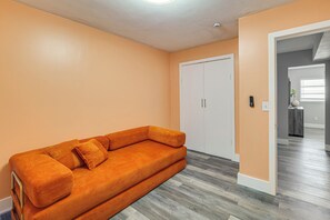 Interior - Legoland & Lakes Pool Home Pet Friendly (Winter Haven)