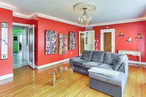 House (2 Bedrooms) | Front of property - Artists Nest Unique Home 2 Mi to Dtwn Longview! (Longview)