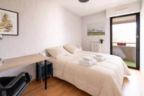 Room - Bright 3 Bedrooms with Garage (Rennes)