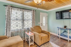 House (1 Bedroom) | Interior