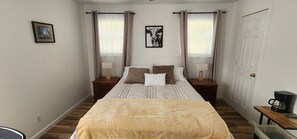 3 bedrooms, iron/ironing board, WiFi - Modern & Elegant 3‑Bedroom Zend home — Close to Everything in Odessa (Odessa)