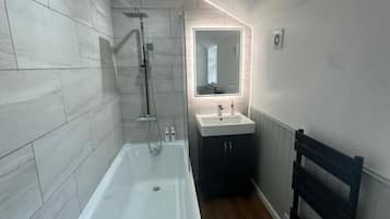 Family Room | Bathroom