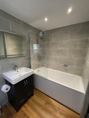 Superior Double Room | Bathroom - The Royal Hotel (Dockray)