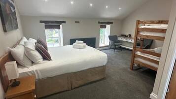 Family Room | Free WiFi